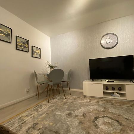 One Bedroom Flat In Chiswick W4 Londres Extérieur photo