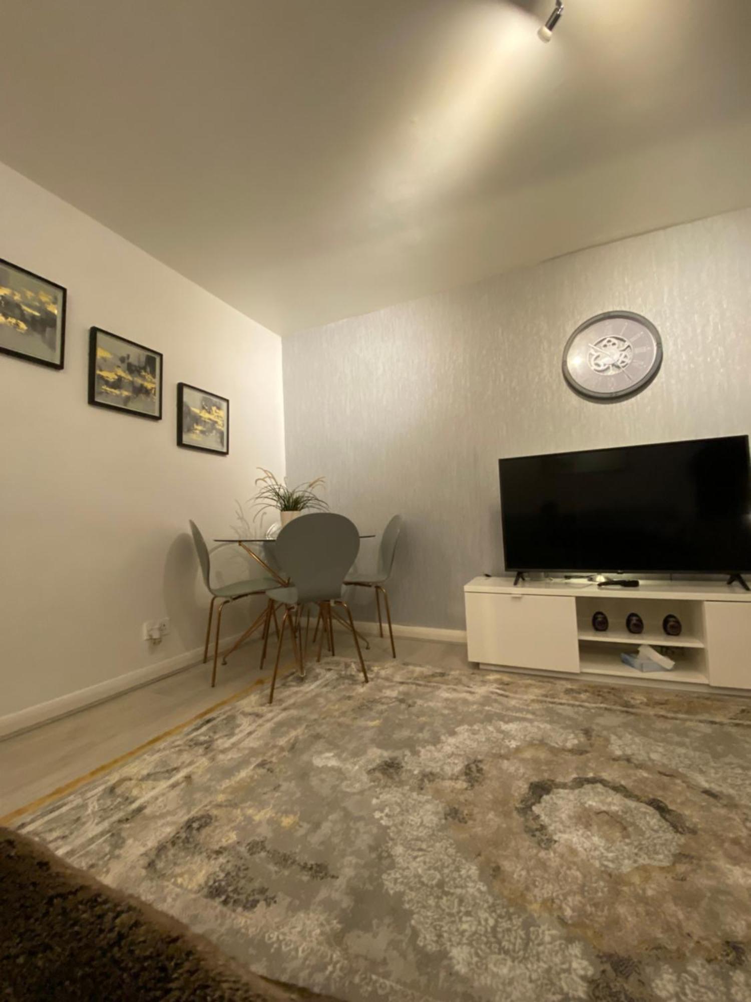 One Bedroom Flat In Chiswick W4 Londres Extérieur photo